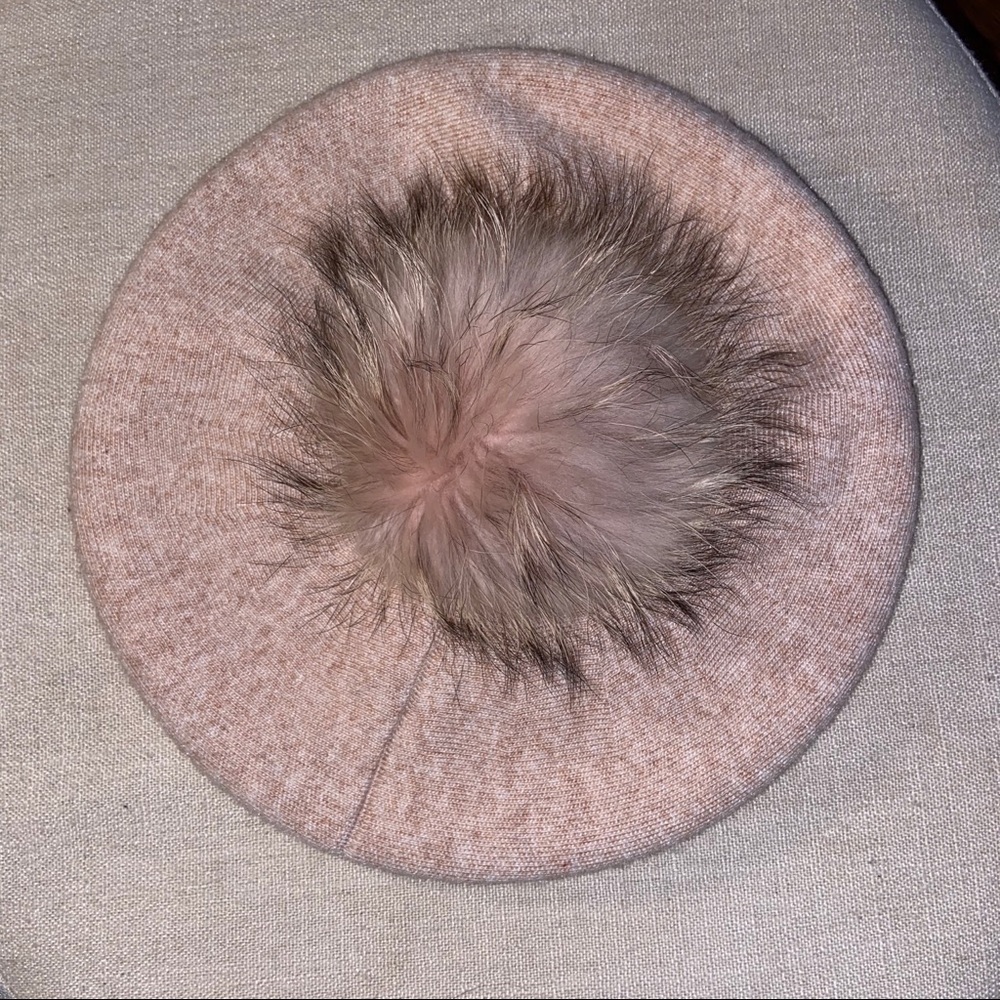 Pretty simple (store) beret hat